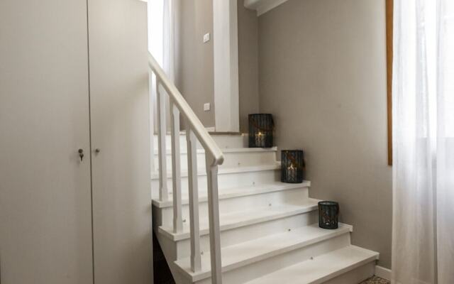 Charming Apartment on the Grand Canal