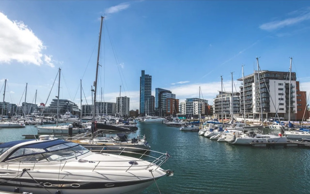 Luxurious 1 Bed Apartment City Centre VIP