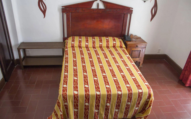 Hotel Colonial