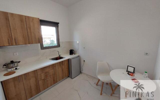 Finikas Suites & Apartments Airport