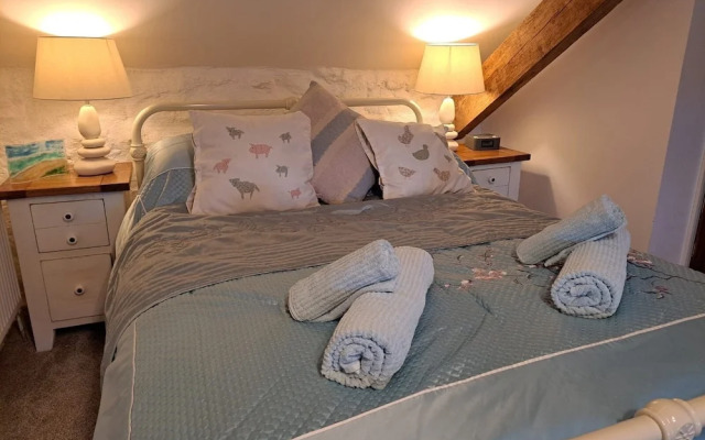 Idlewild Animal Sanctuary Farmhouse Stay - Charity