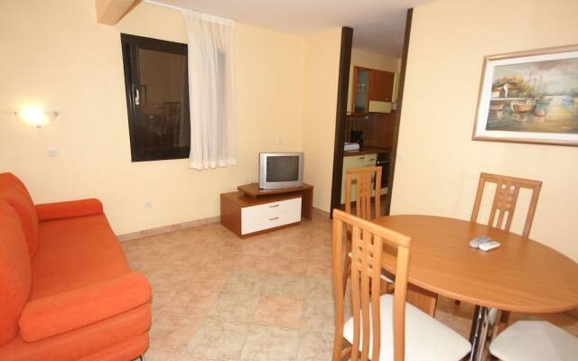 Tidy Apartment with Ac, Just 12 Km. From Sibenik