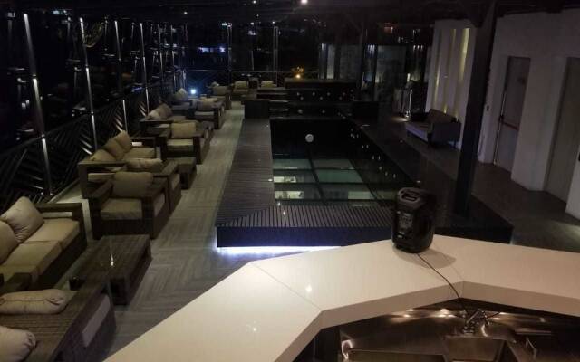 Hotel Paris Luxury Suites