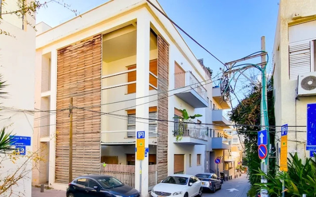 Royal Eden Apartment