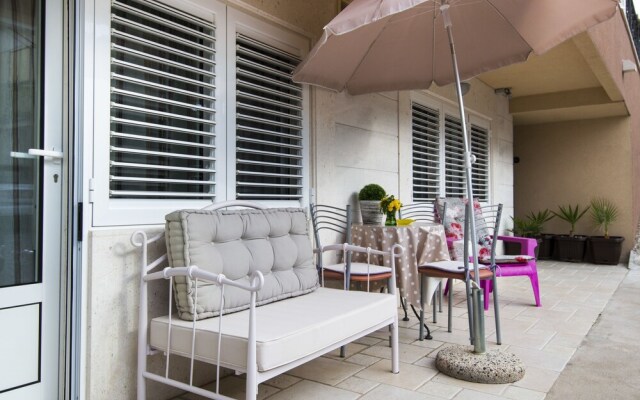 Avama View Apartment