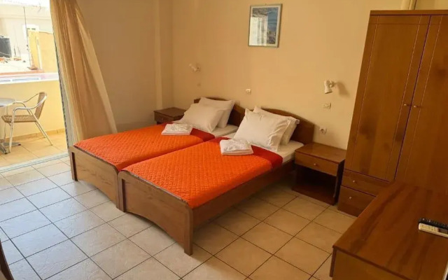 Michalis Studios & Apartments