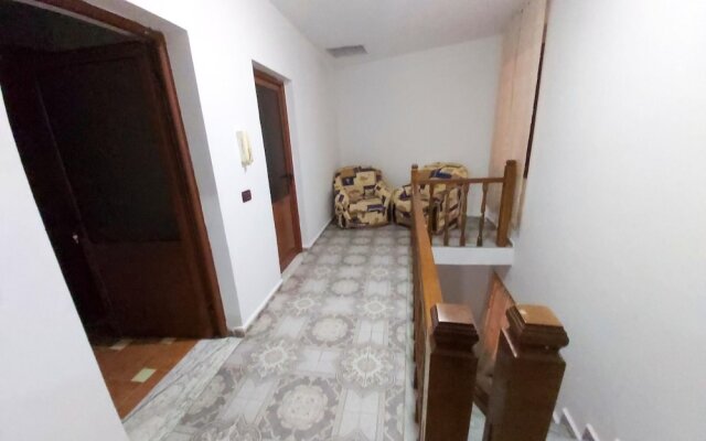 House With 2 Bedrooms In Berat With Wifi