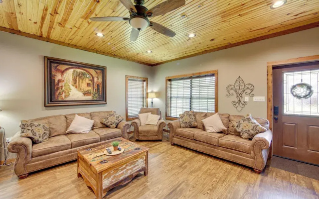 Jefferson Vacation Rental With Golf Cart!