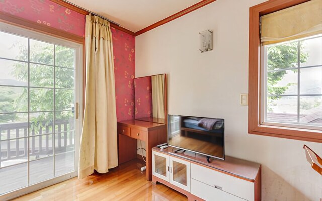 Yangpyeong Let's Go Valley Pension