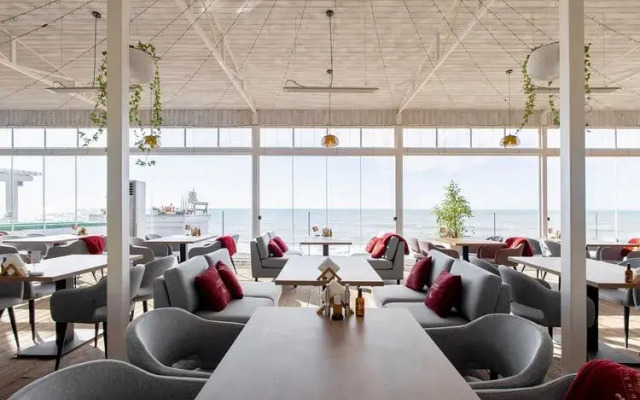 Sea Sun Apartment on Luchesarnaya str., 1A