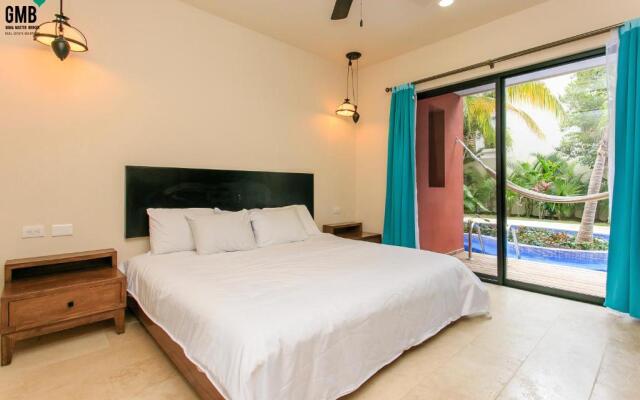 Swim Up Apartment P003