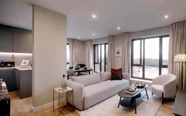 Luxurious 2bed Apartment in Greenford Quays