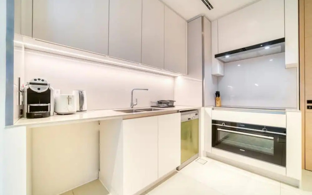 Serene Beachfront Ain Dubai View at Address JBR