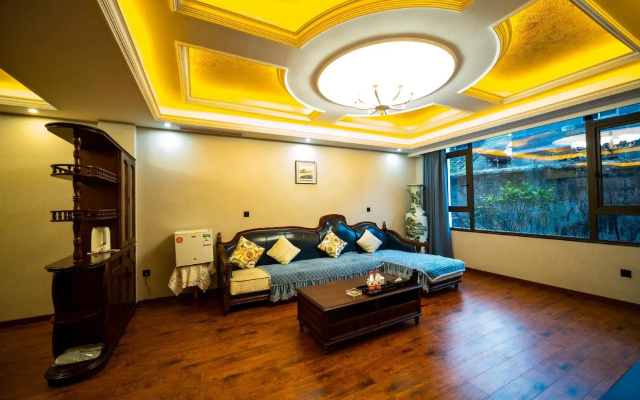 Xingwen Yinfeng Hotel