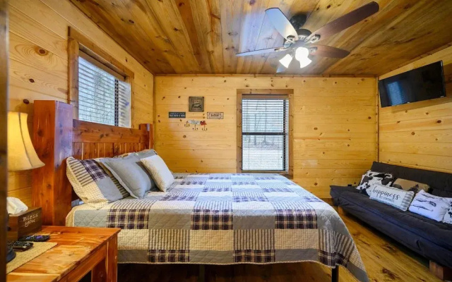 Whitetail Retreat Cabin for 13!