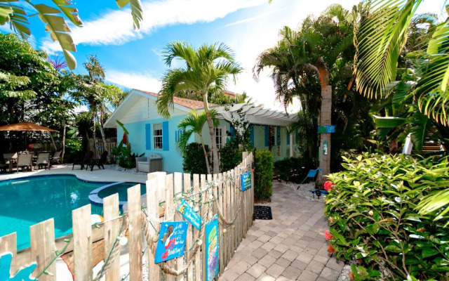 Captain's Quarters Spinnakers - 202 - 56th 1