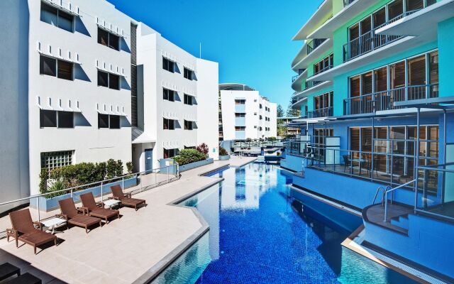 Rolling Surf Resort