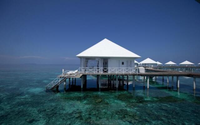 Diamonds Thudufushi Beach & Water Villas