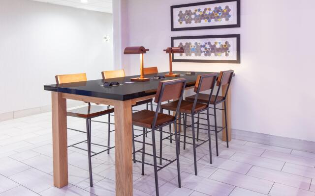 Holiday Inn Express Hotel & Suites Seaside-Convention Center by IHG