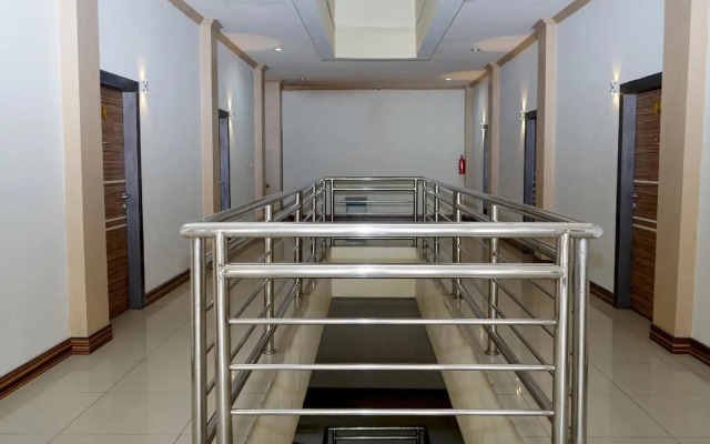 Hotel Golden Vella By OYO Rooms