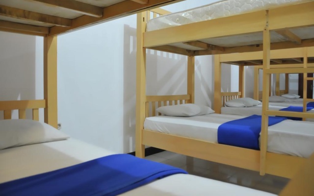 On The Way Hostel & Lounge – Guest Rooms – Senggigi