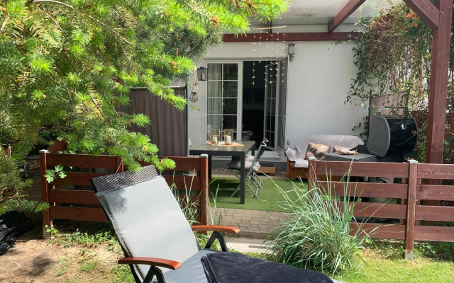 Pool & Lake Holiday Home