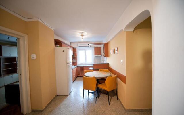 Ta'arof Apartment