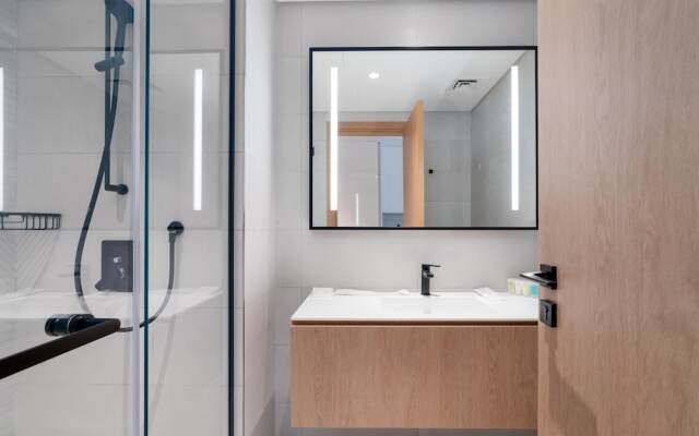 GLOBALSTAY. New Marquise Square Building in Business Bay