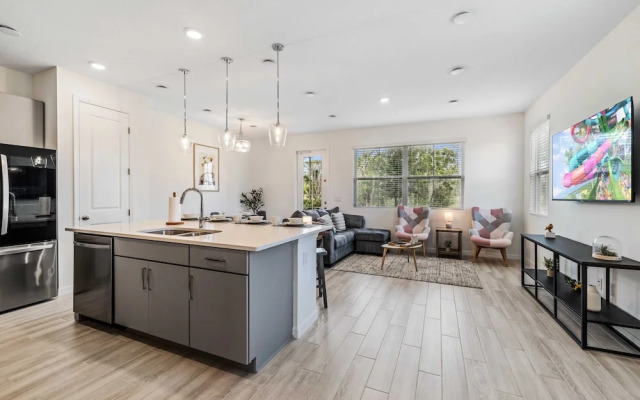 1080 Plantation Lane