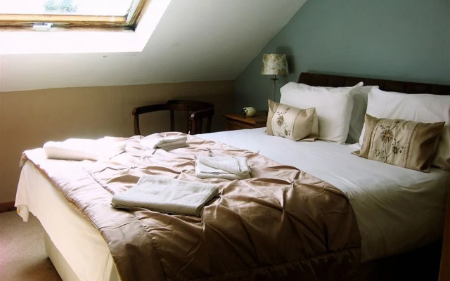 The Woodfalls Inn