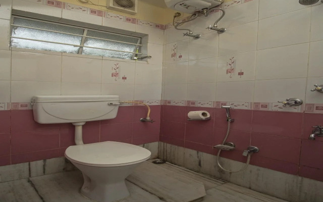Classic Lodge By OYO Rooms