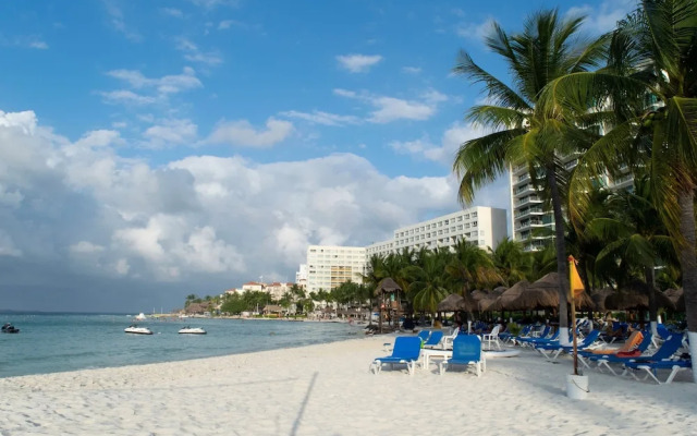 Oceanfront Condo at Cancun Top Rated beach