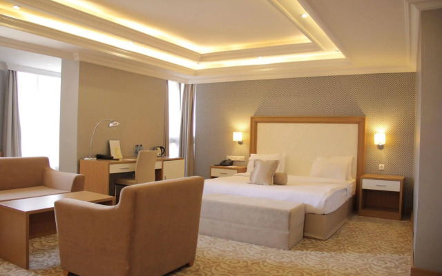 Momona Hotel