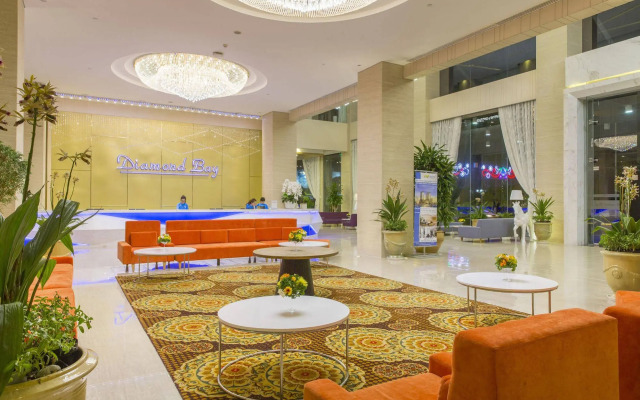 Diamond Bay Condotel
