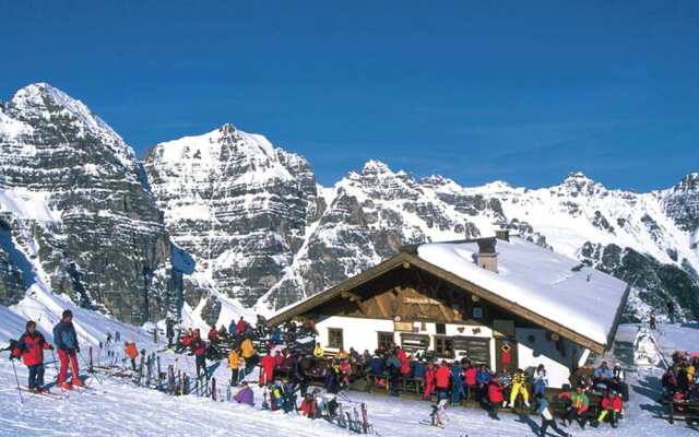 Contemporary Apartment in Kampl near Ski Area