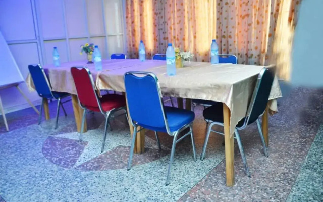 House 5 Restaurant