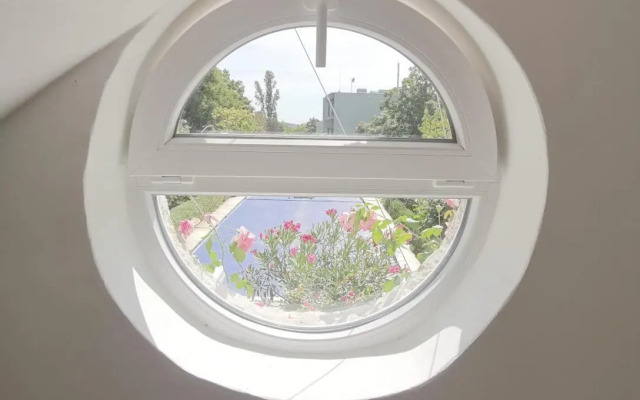 Hillside Apartment with AC & heating in Grande Maison