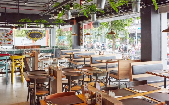 Easy Planet Bangkok Surawong