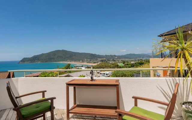 Picturesque on Paku - Tairua Holiday Home