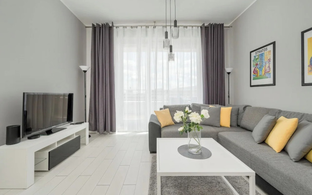 Luxury Apartment by Renters Prestige