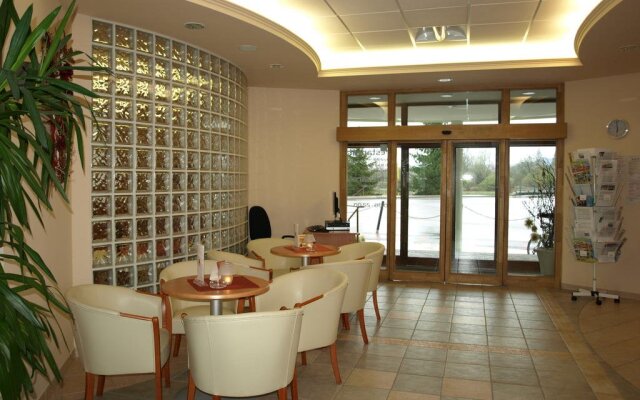 Hotel Summit