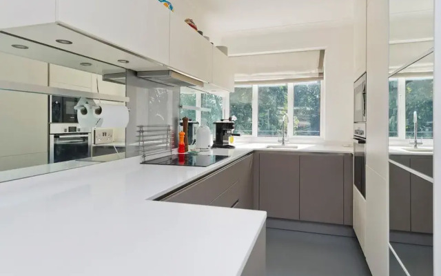 Elegant 2 bed Flat Earls Court