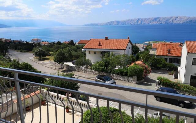 Apartments with a parking space Novi Vinodolski - 18855