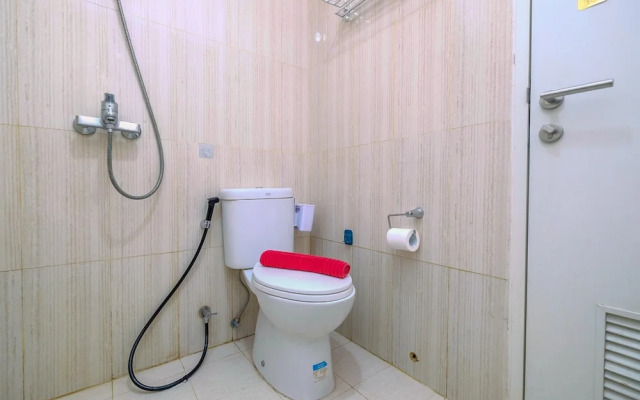 Homey And Comfy 2Br Sentul Tower Apartment