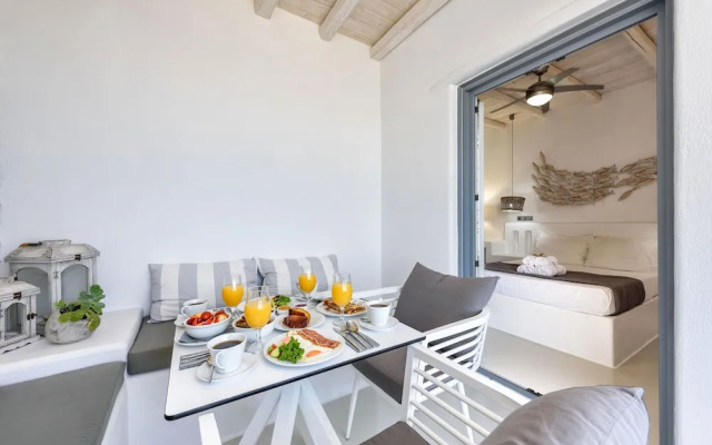 Blue Waves Suites & Apartments
