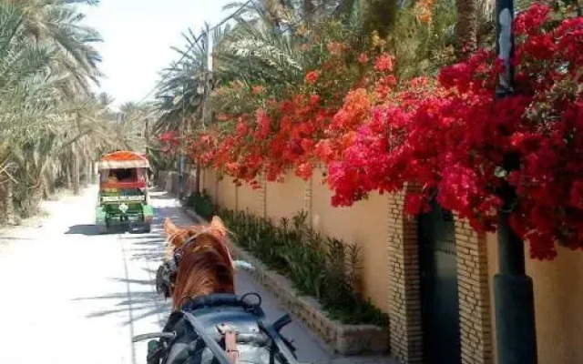 Sarra Hotel
