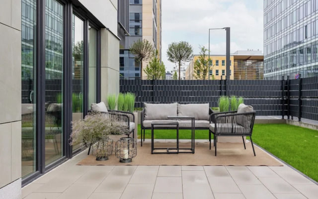 LUX Domaniewska by Renters Prestige