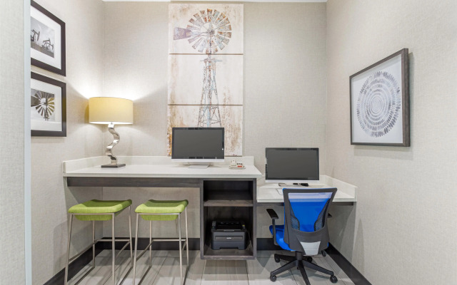 Best Western Plus Waller Hotel