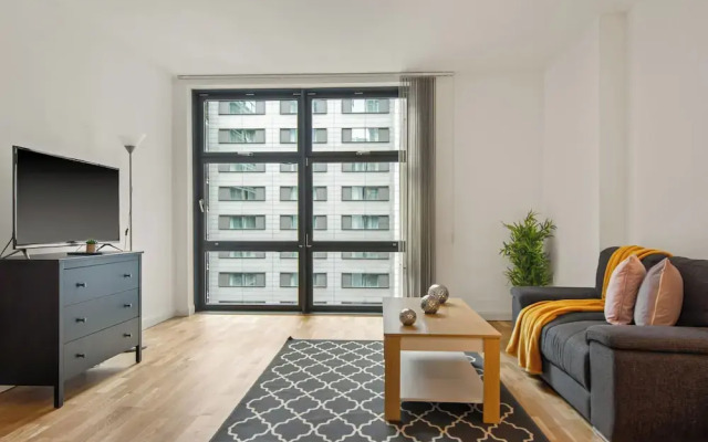 1 Bed South Quay Apartments Canary Wharf