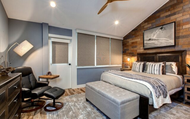 Park Avenue Upgraded 3 Bedroom Condominiums